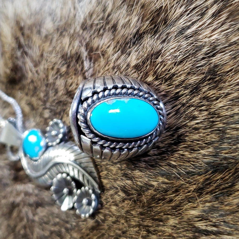 Closing shop 🙈Gorgeous Sterling Silver Turquoise Ring